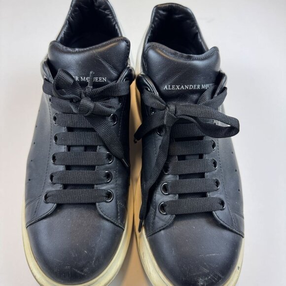 Alexander McQueen Oversized Sneaker - Picture 3 of 11